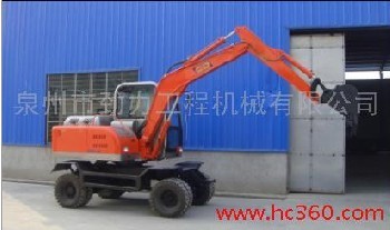 国产四驱先导胶轮式挖土机