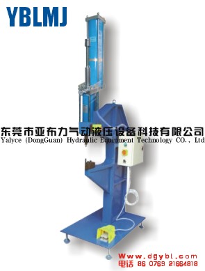 气体增压器