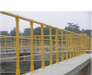 黄色水池玻璃钢型材