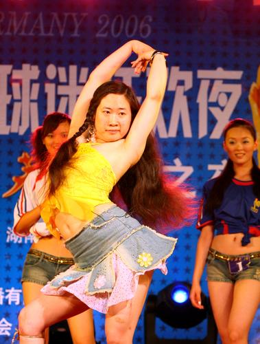 芙蓉姐姐即将结婚 S造型助阵世界杯