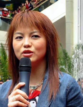 组图:帅哥美女惊人丑态 明星在镜头下的另一面_中国品牌总网