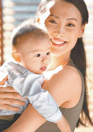梁洛施看演唱会李泽楷大怒,派保镖24小时监控