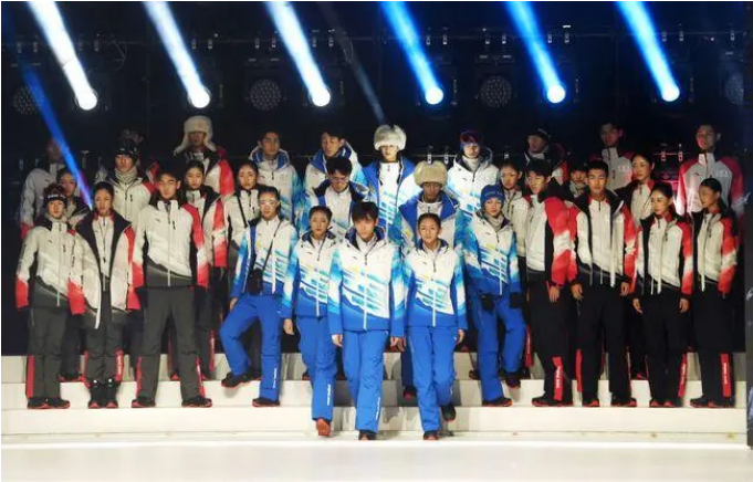 北京冬奥会和冬残奥会制服装备发布